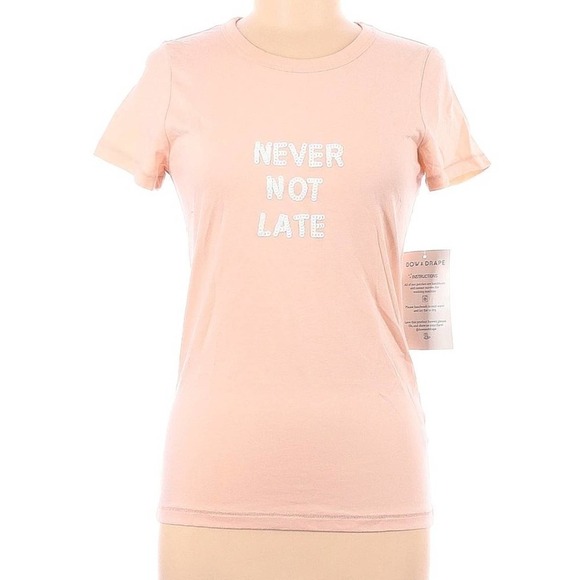 NWT Bow & Drape Short Sleeve T-Shirt Size M Never no Late - Picture 1 of 3